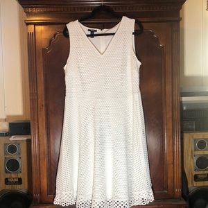 Alfani Woman White Mesh Overlay lined Fit and Flare Sleeveless V Neck SZ 1X R2